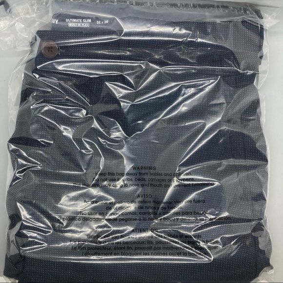 Old Navy Ultimate Slim Fit Built-In Flex Navy Dotted Chino Pants - Picture 6 of 6